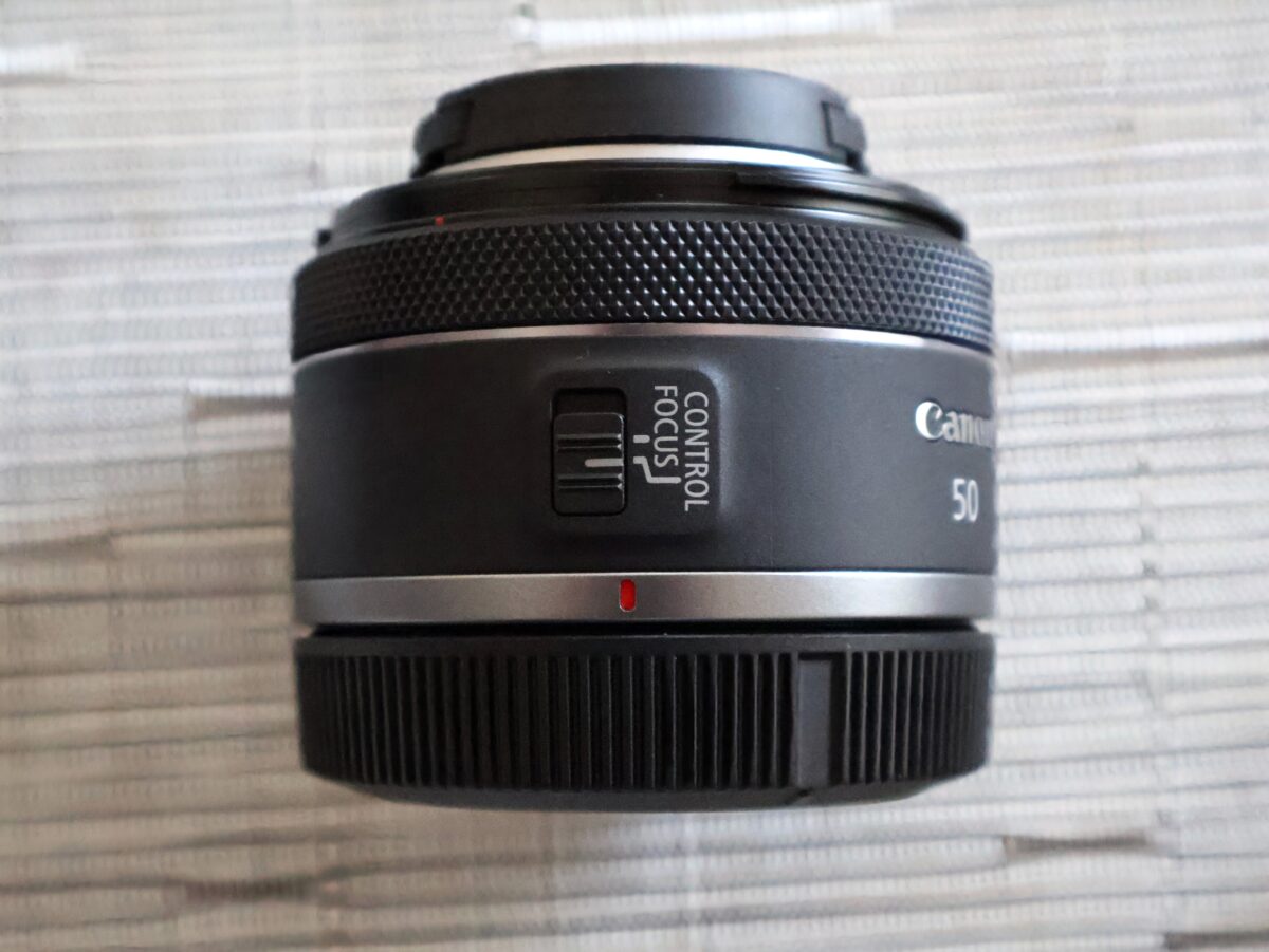 RF50mm F1.8 STM　フォーカス/コントロールリングの切り替えスイッチ