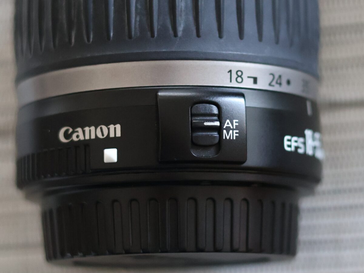 EF-S 18-55mm F3.5-5.6 Ⅱ USM　AF/MFスイッチ